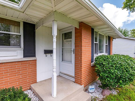 3rd image of 6280 Chelmsford Sq E