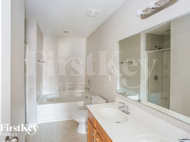 15221 Chowning Tavern Ln — Photo 9