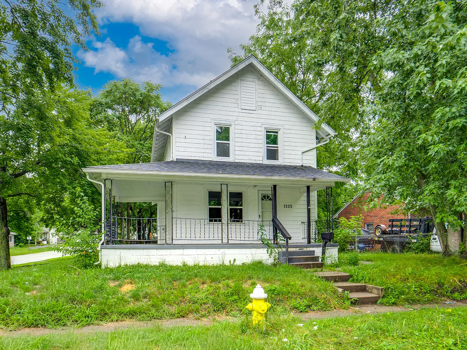 3 bed, 1.5 bath, 1008 sqft, $1,245 — Photo 1