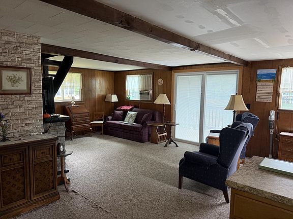 5th image of 428 Deer Meadow Road