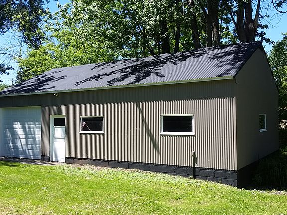 1000 sq ft pole barn