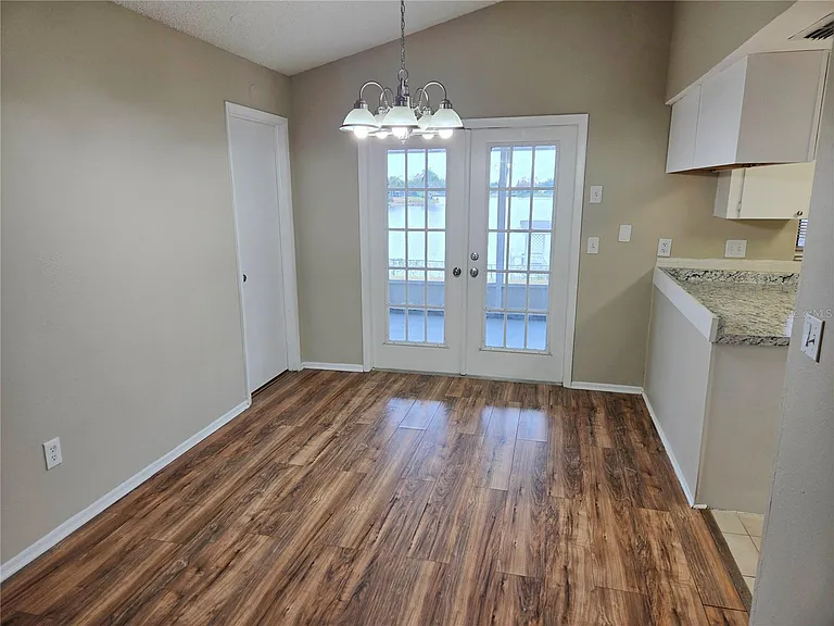 7651 Vienna Ln — Photo 8