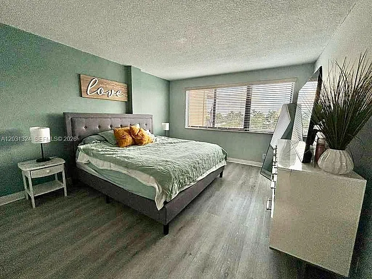 301 Golden Isles Dr #406 — Photo 8