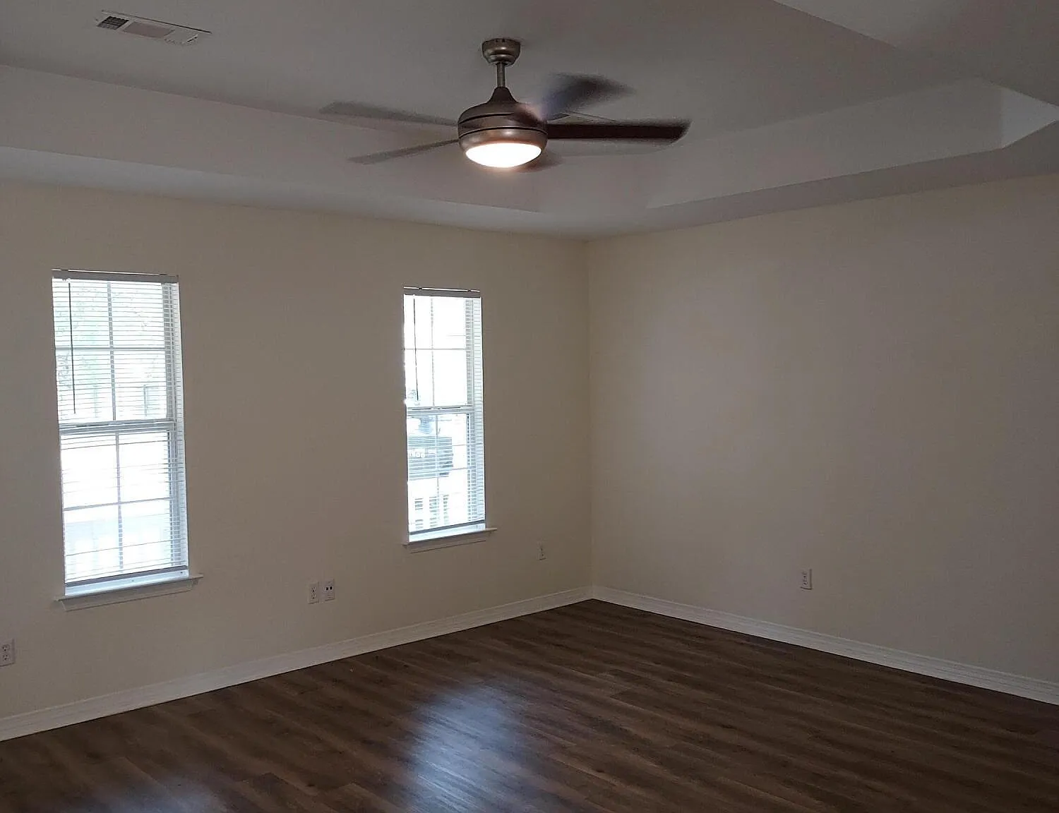 3 bed, 2.0 bath, 1350 sqft, $1,700 — Photo 4
