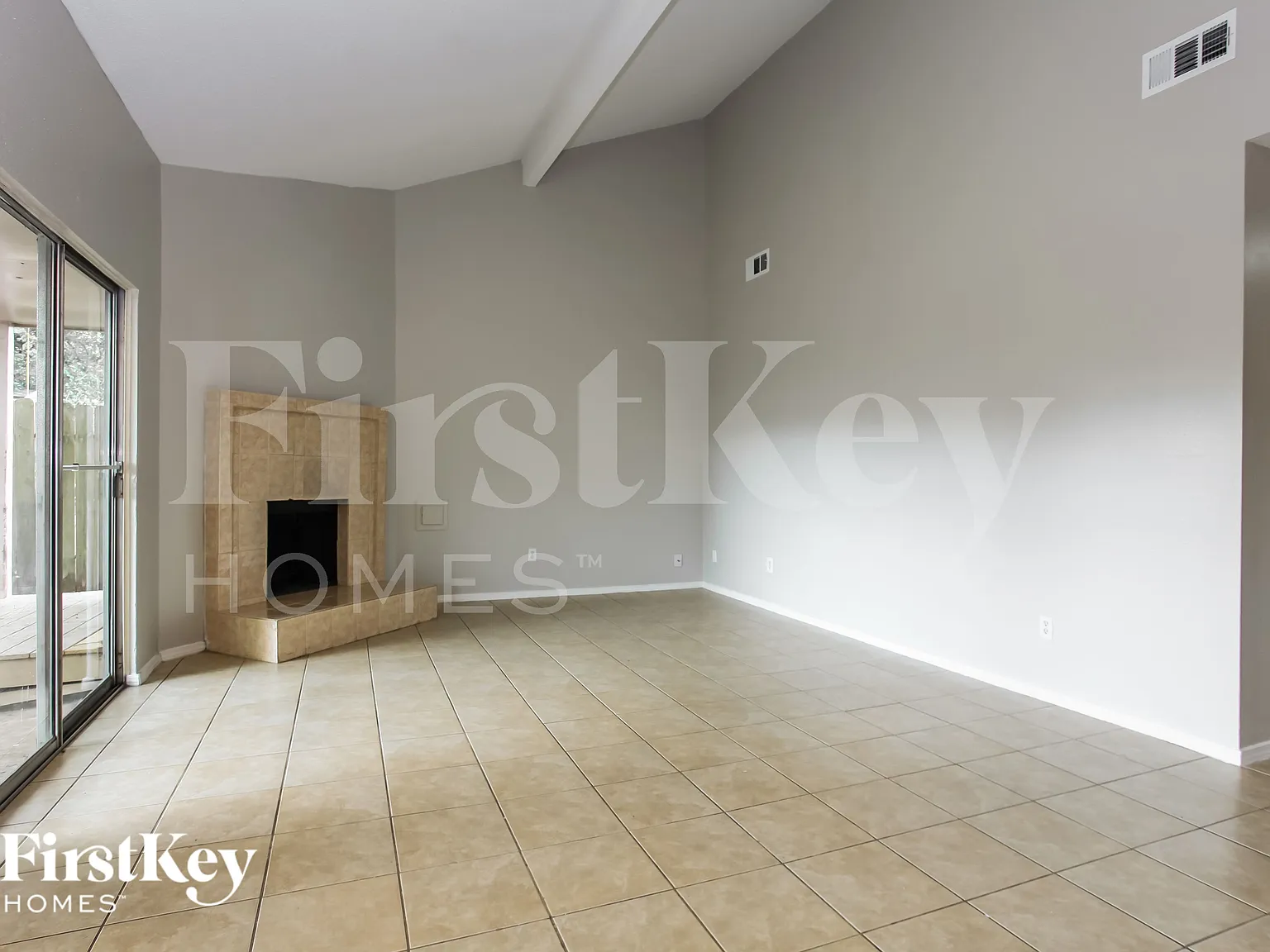 3 bed, 2.0 bath, 1147 sqft, $1,570 — Photo 3