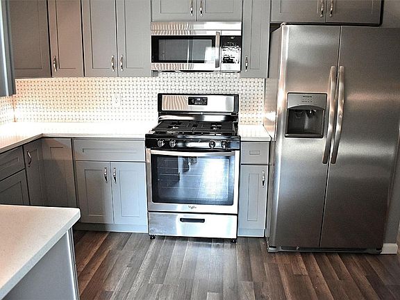 5th image of 609 Kingston Dr