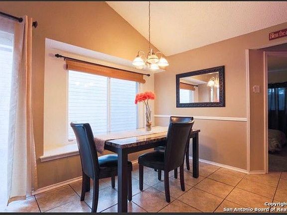 5th image of 9125 Encino Vlg