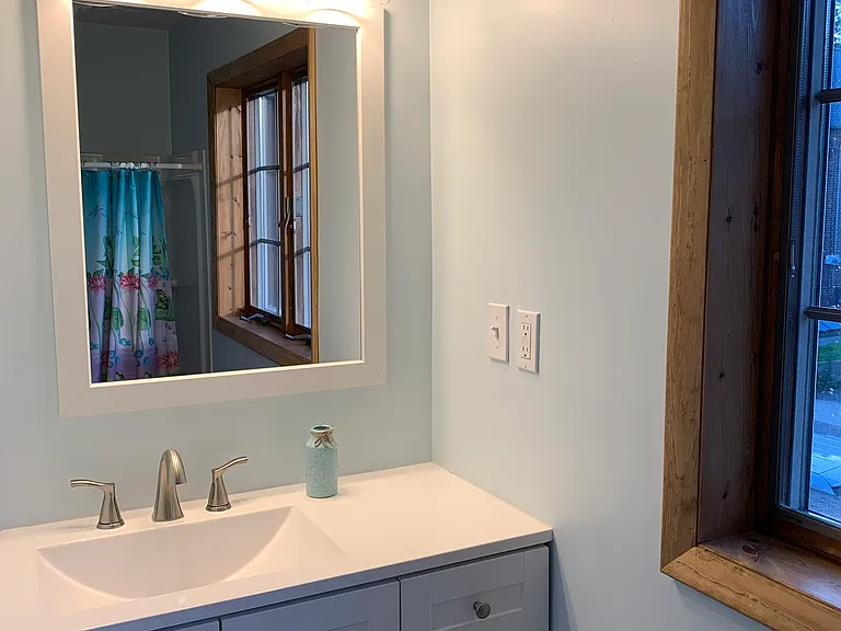 808 W Franklin St — Photo 22