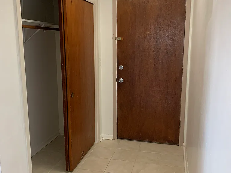 310 NW State St #4 — Photo 2