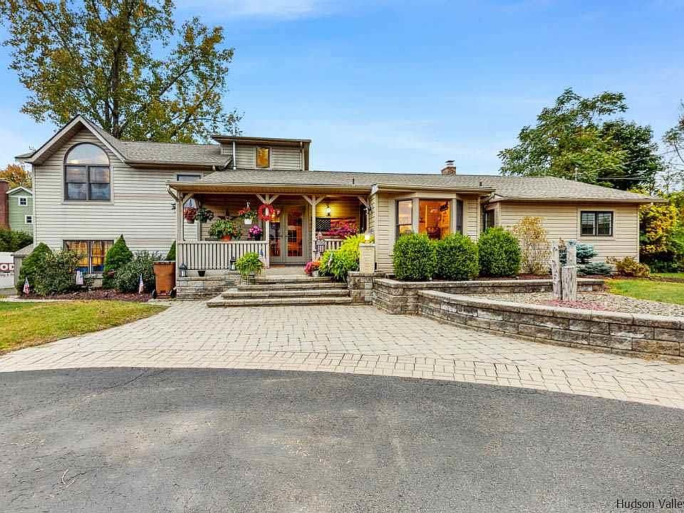 1st image of 33 Valentine Ave