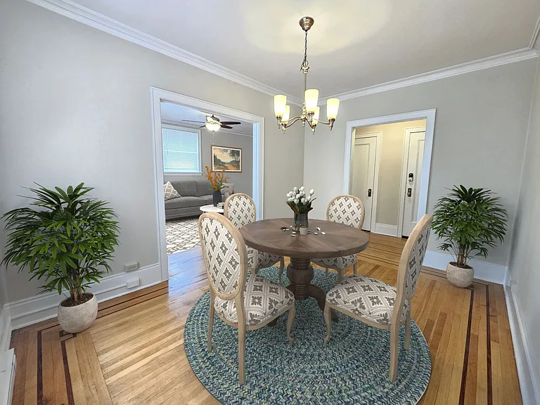 Knickerbocker Apartments — Photo 12