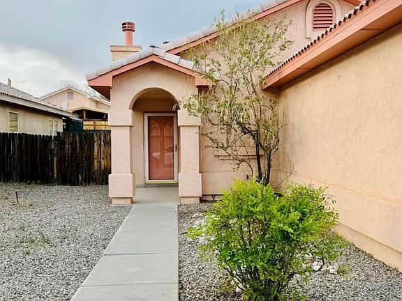3rd image of 4405 Cuarzo Ave NW