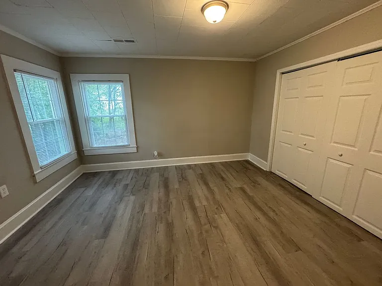 1514 W May Ave — Photo 12