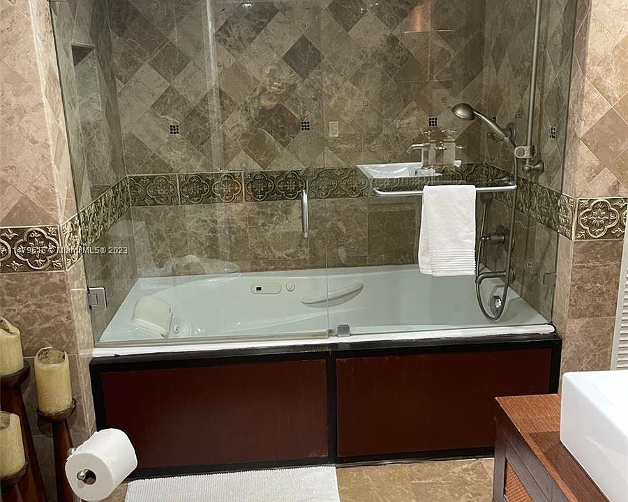 The Club At Brickell Bay - 1200 Brickell Bay Dr Miami FL | Zillow