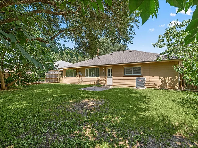 2603 Hollymist Dr — Photo 36