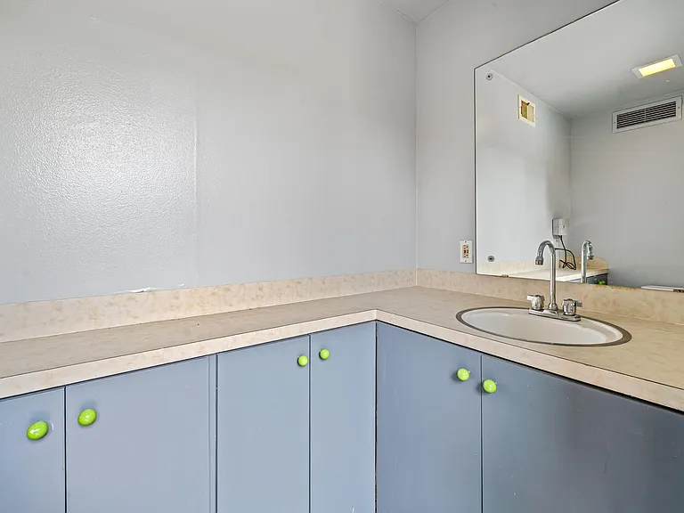 9022 Quebec Dr — Photo 36