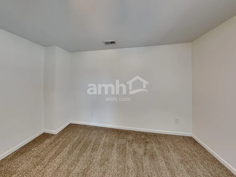 1042 Vanguard Dr — Photo 20
