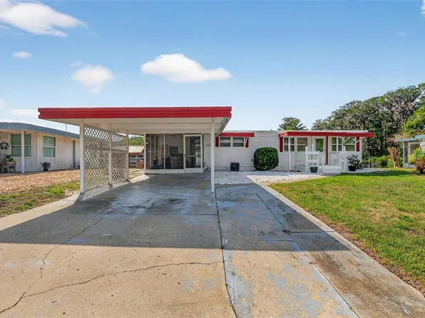 31701 Kelly Cir, Tavares, FL 32778