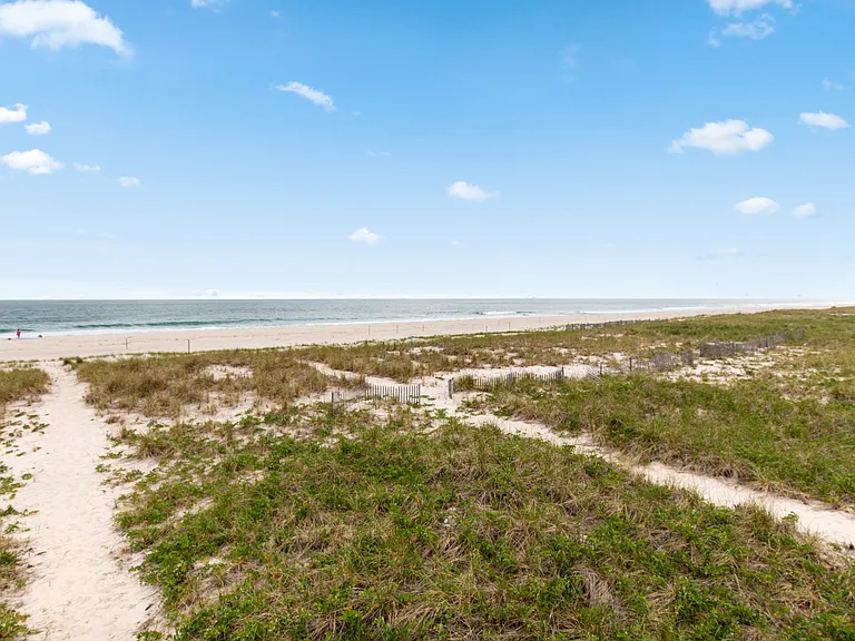 863 Dune Rd — Photo 47