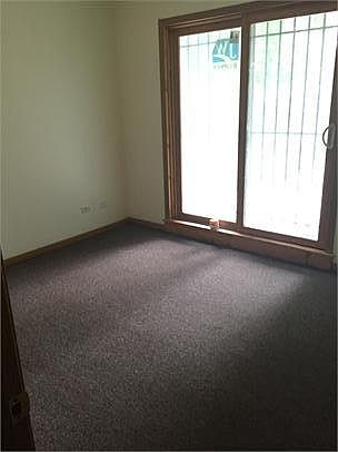 5th image of 7951 S Escanaba Ave #1