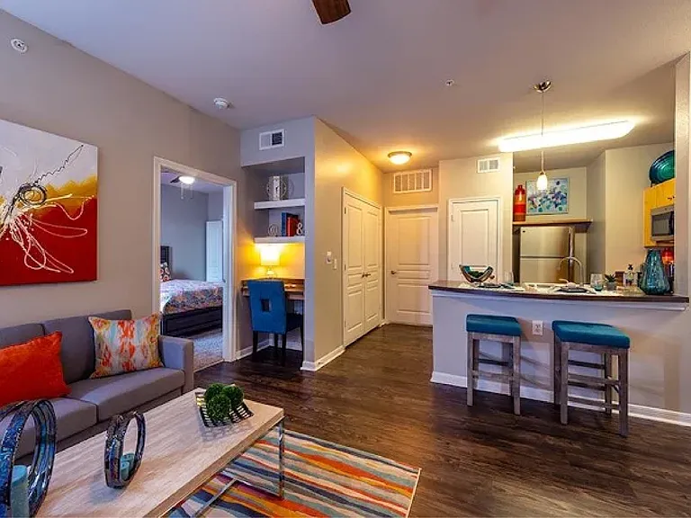 Cambria Cove Apartments — Photo 20