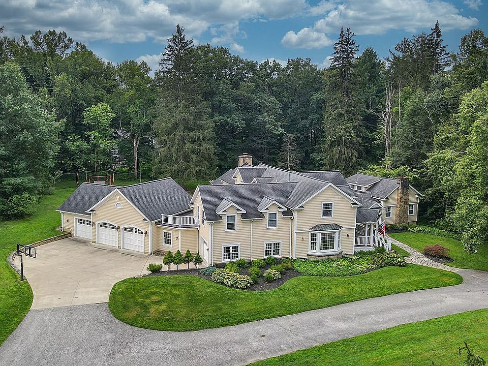 555 Solon Rd, Chagrin Falls, OH 44022 | Zillow
