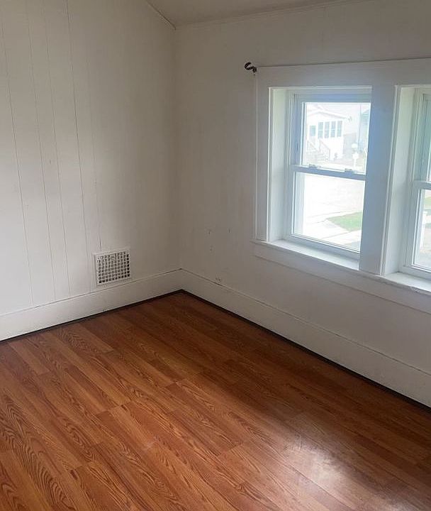 229 Michigan Avenue 229 Michigan Ave Monroe MI Zillow