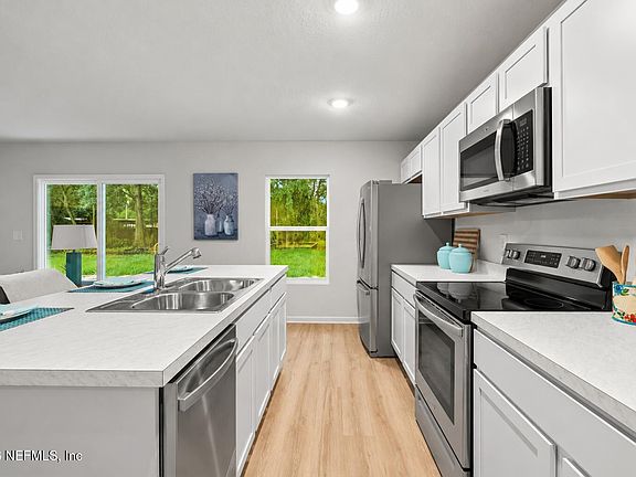 4th image of 9317 DOLPHIN Court