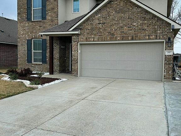 2nd image of 217 Saddle Crest Dr