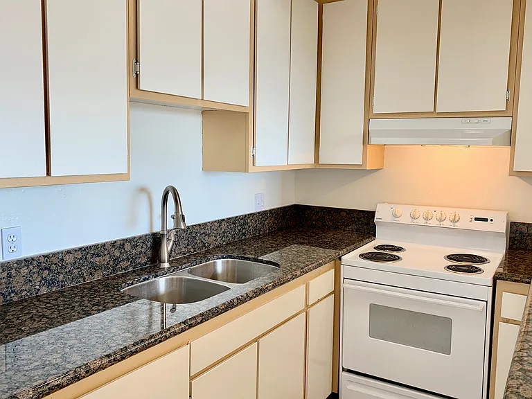 2100 Red Rose Way #26 — Photo 8
