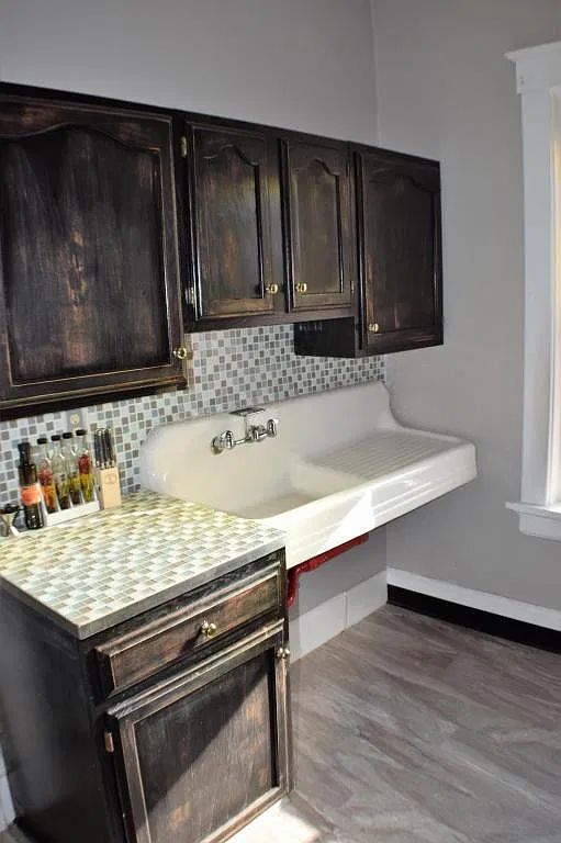 231 W McMillan Unit 2 — Photo 2