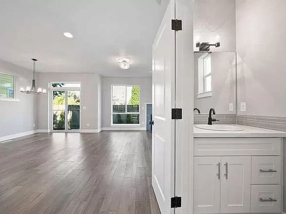 5th image of 6636 SE 57th Ave
