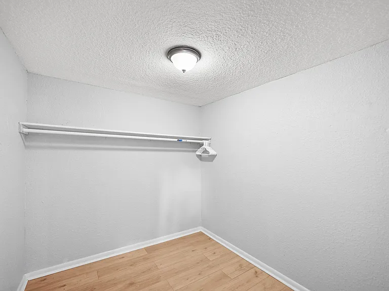 Gullege Dr — Photo 2
