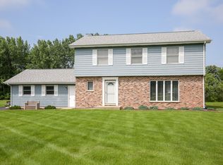 13N471 Chisholm Trl, Elgin, IL 60124