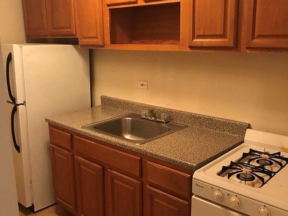 5th image of 465 E 7th St APT 1g