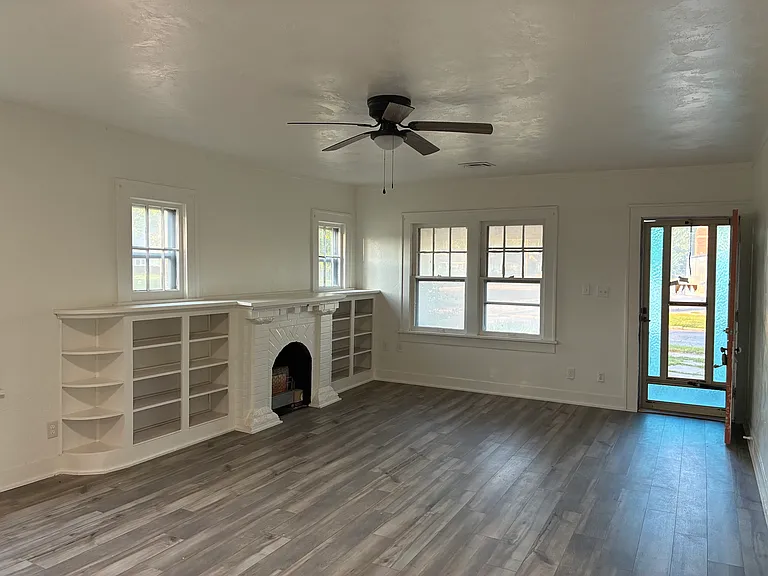 1834 N Market Ave — Photo 5