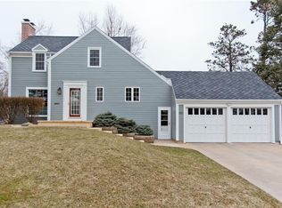 300 Fairway Ter SE, Cedar Rapids, IA 52403