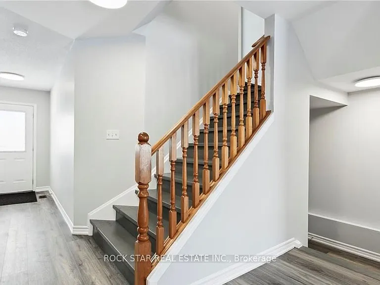 159 Henhoeffer Cres — Photo 6