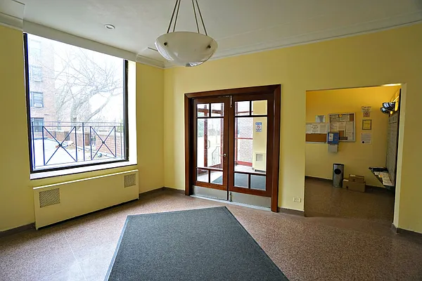 Sold by Anna Pinto Realty | media 15