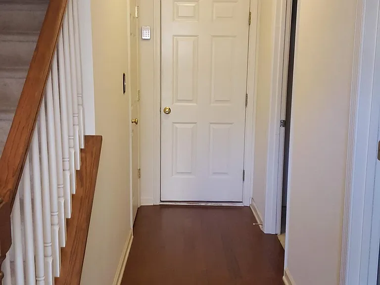 1343 Parish Ave — Photo 3