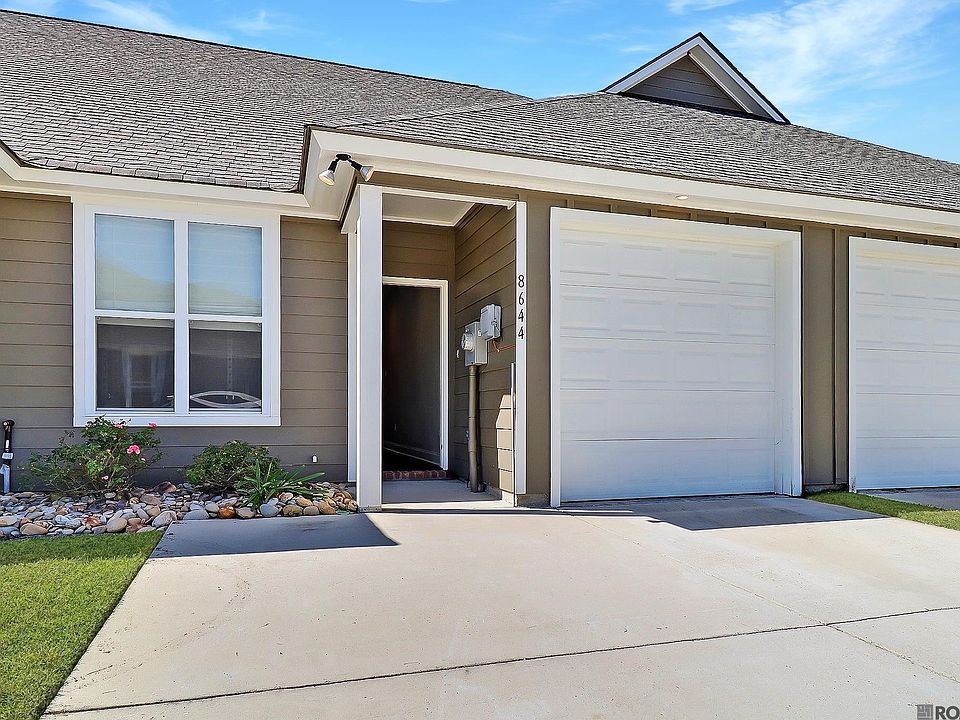 1st image of 8644 Edgewater Dr