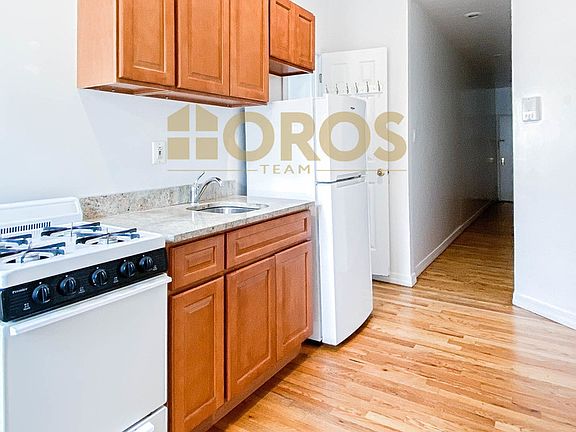 2nd image of 238 E 7th St #29A