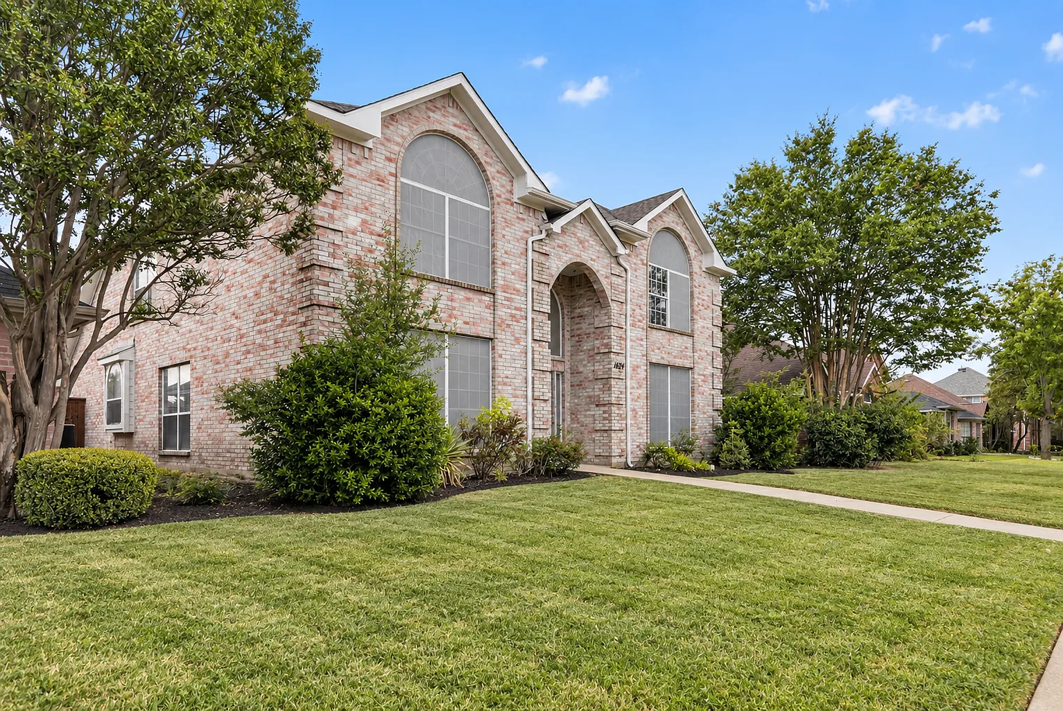 5 bed, 3094 sqft, $3,750 — Photo 3