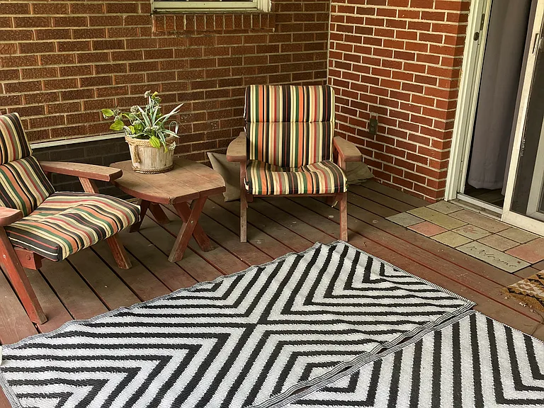 Deck with roof