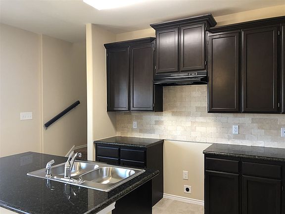 3rd image of 205 Aquero Boulevard