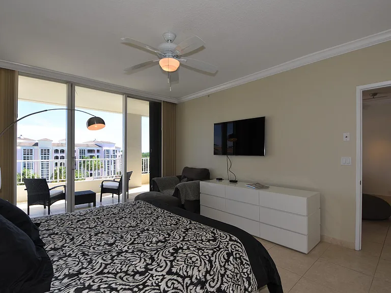 707 Crandon Blvd #Penthouse 8 — Photo 38