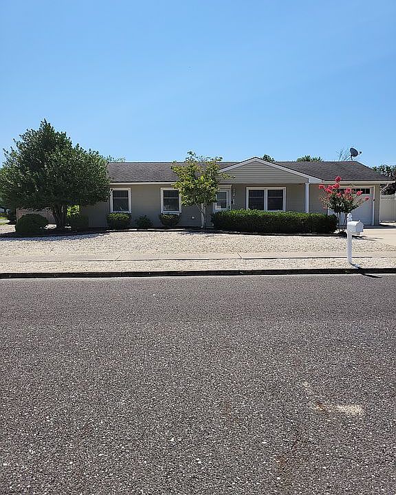 1st image of 1 Pomona Dr