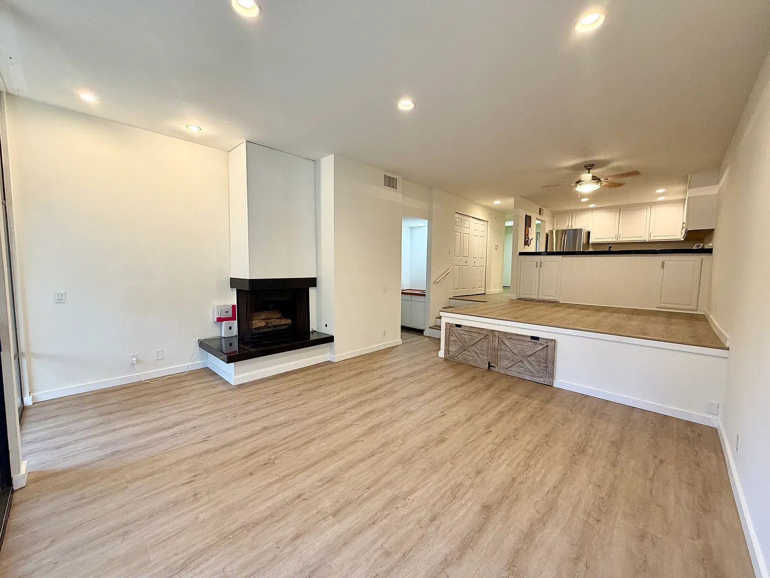 1 bed, 926 sqft, $2,950 — Photo 2