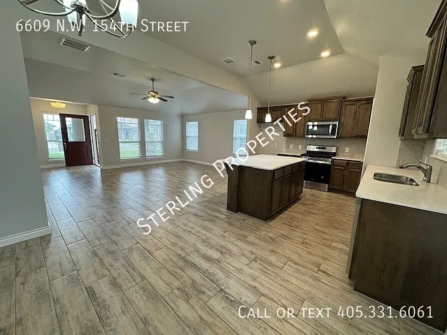6609 NW 154th St — Photo 14