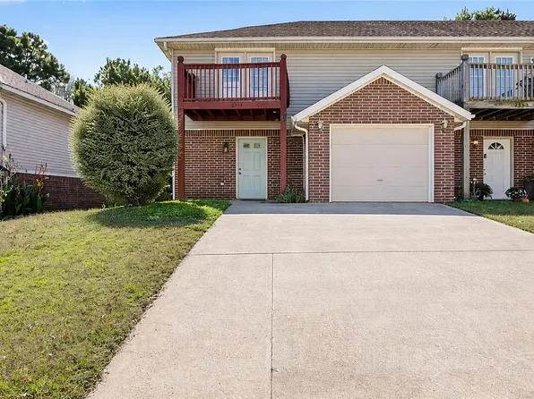 2351 W Skyler Dr, Fayetteville, AR 72703